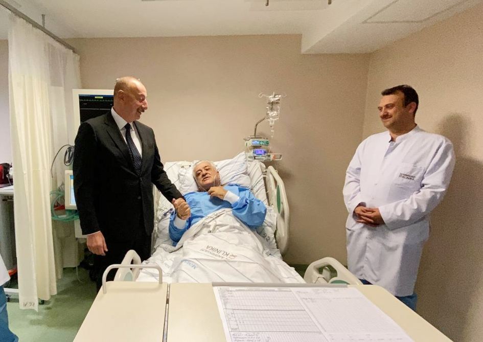 President Ilham Aliyev arrives at hospital to visit Binali Yildirim, Şamil Ayrim and bodyguard Oguzhan Demirçi, who had traffic accident in Azerbaijan (PHOTO/VIDEO)