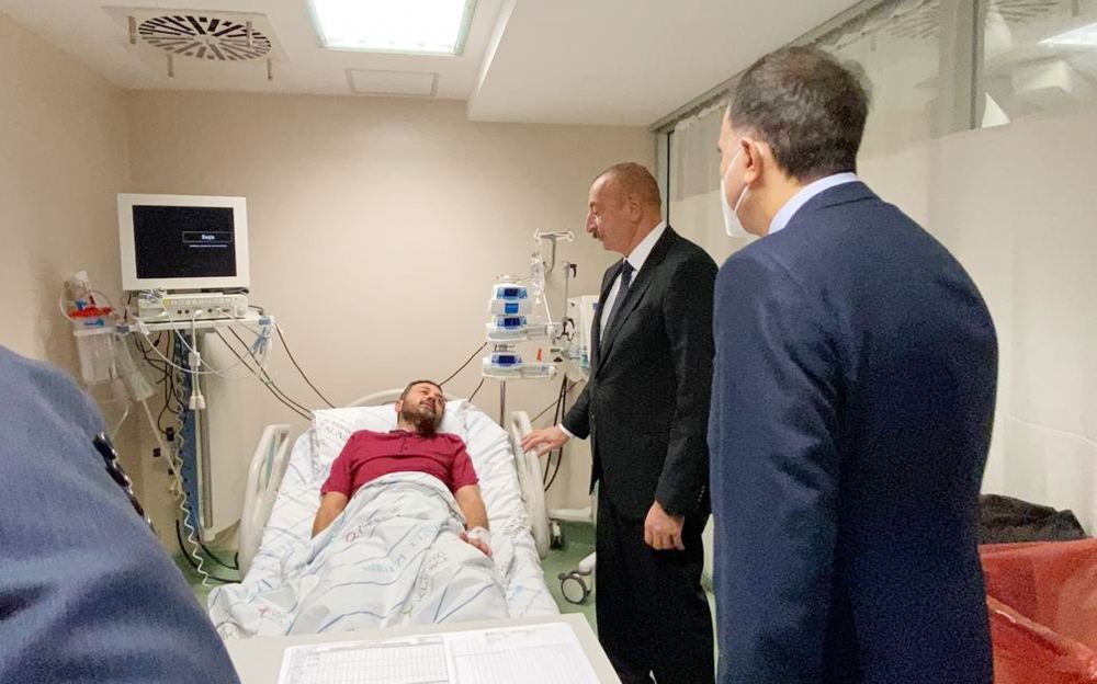 President Ilham Aliyev arrives at hospital to visit Binali Yildirim, Şamil Ayrim and bodyguard Oguzhan Demirçi, who had traffic accident in Azerbaijan (PHOTO/VIDEO)