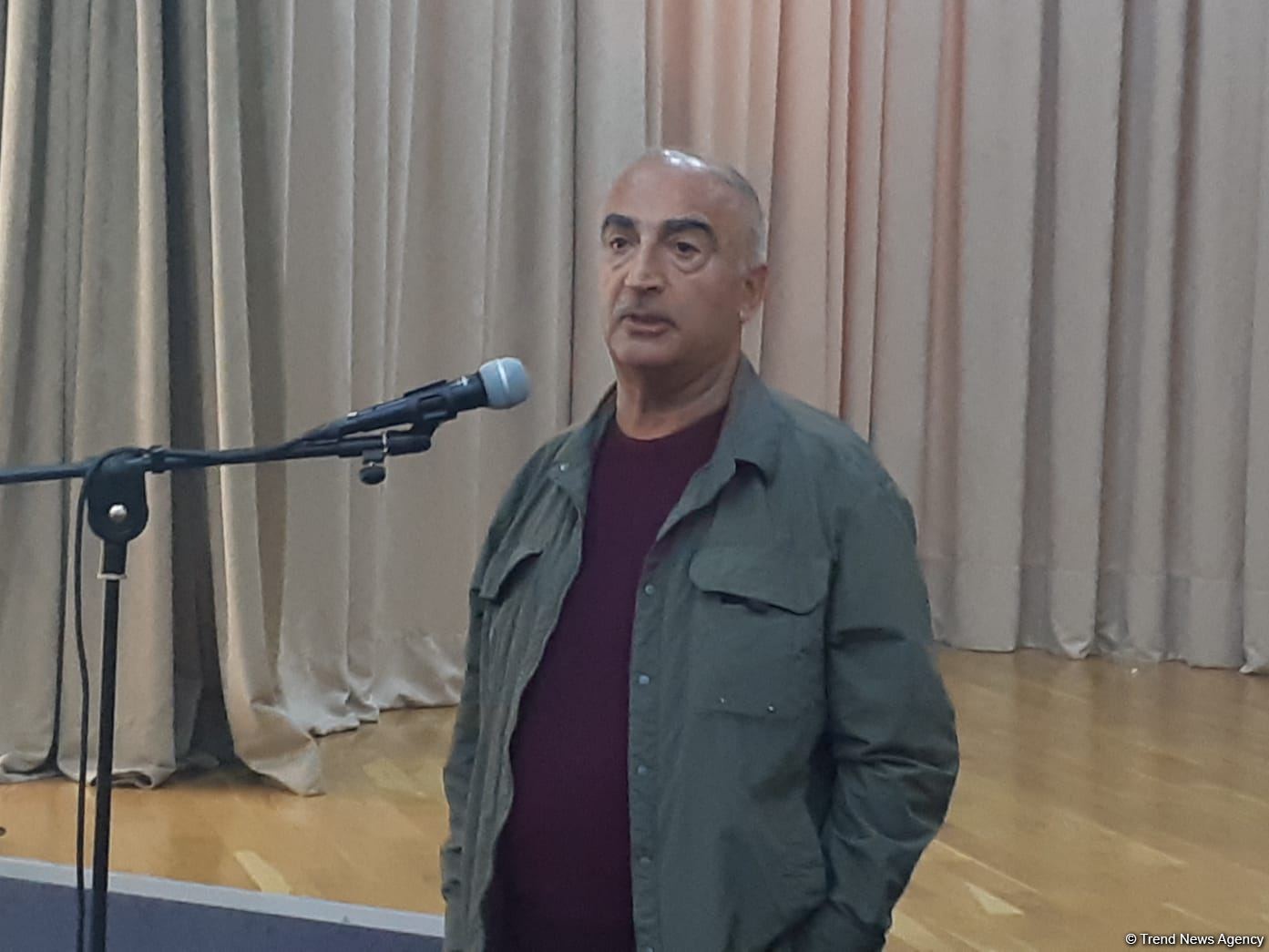 Лучший подарок ко дню рождения народного художника Арифа Гусейнова – выставка работ юных авторов (ФОТО)
