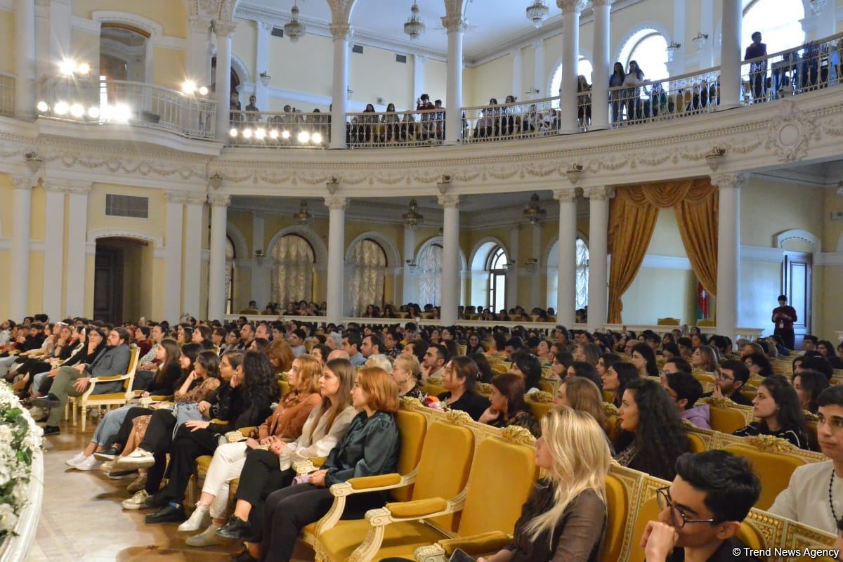 Красота оркестровых красок и жанровое многообразие. В Баку отметили 100-летие Фикрета Амирова (ФОТО/ВИДЕО)