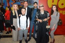На "отца" азербайджанского актера напала… корова (ВИДЕО, ФОТО)
