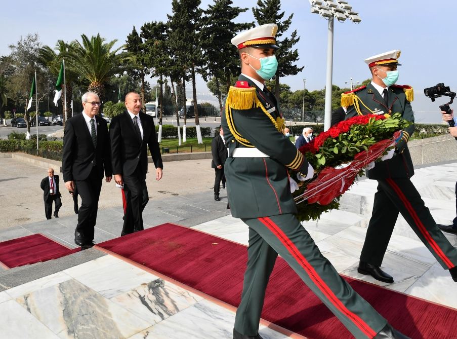 President Ilham Aliyev visits Martyrs Memorial, National Museum of Moudjahid in Algiers (PHOTO/VIDEO)