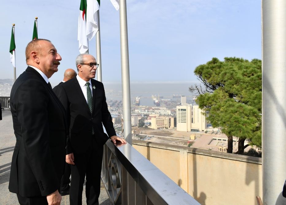 President Ilham Aliyev visits Martyrs Memorial, National Museum of Moudjahid in Algiers (PHOTO/VIDEO)