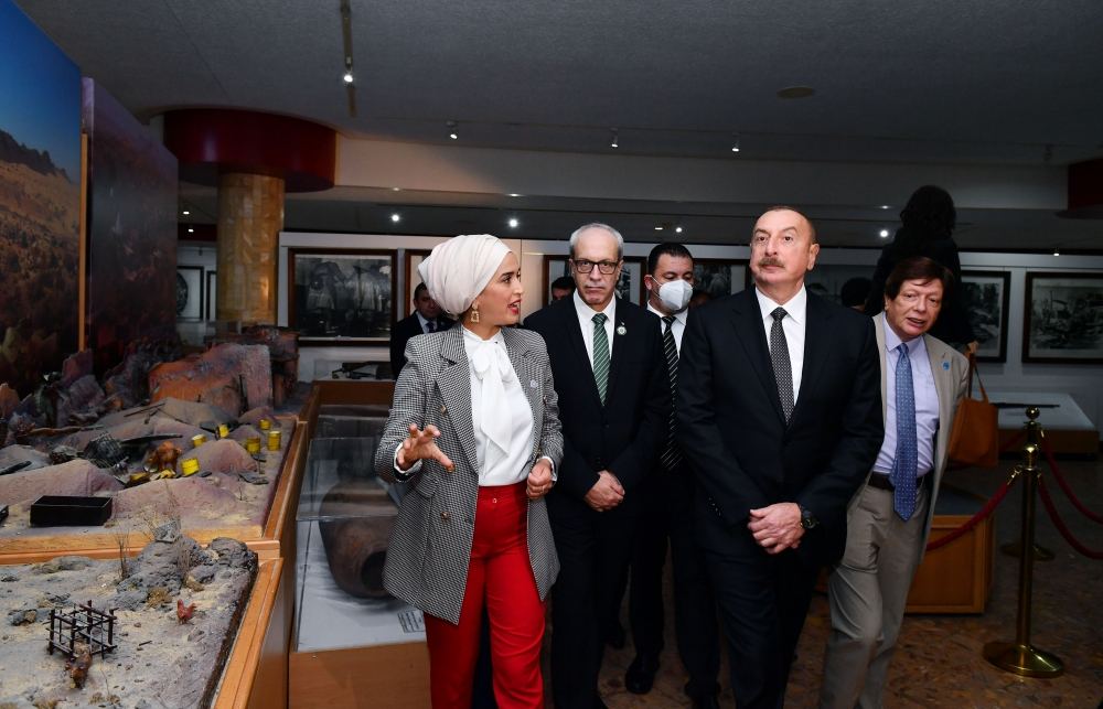 President Ilham Aliyev visits Martyrs Memorial, National Museum of Moudjahid in Algiers (PHOTO/VIDEO)