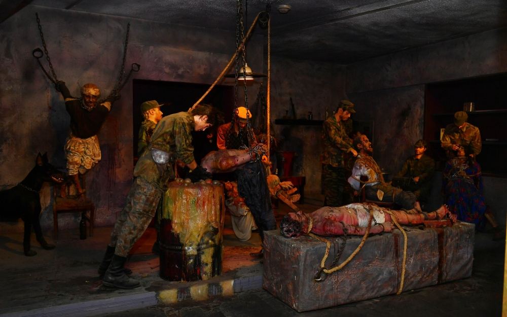 President Ilham Aliyev visits Martyrs Memorial, National Museum of Moudjahid in Algiers (PHOTO/VIDEO)