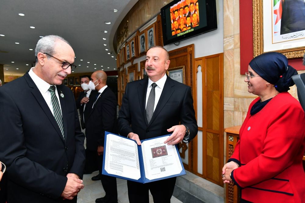President Ilham Aliyev visits Martyrs Memorial, National Museum of Moudjahid in Algiers (PHOTO/VIDEO)