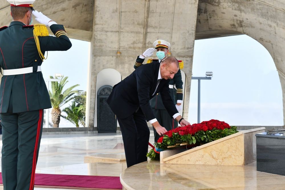 President Ilham Aliyev visits Martyrs Memorial, National Museum of Moudjahid in Algiers (PHOTO/VIDEO)