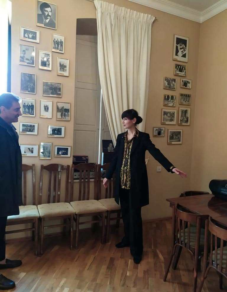 Азиза Мустафазаде вместе с сыном посетила Дом-музей Вагифа Мустафазаде (ФОТО)