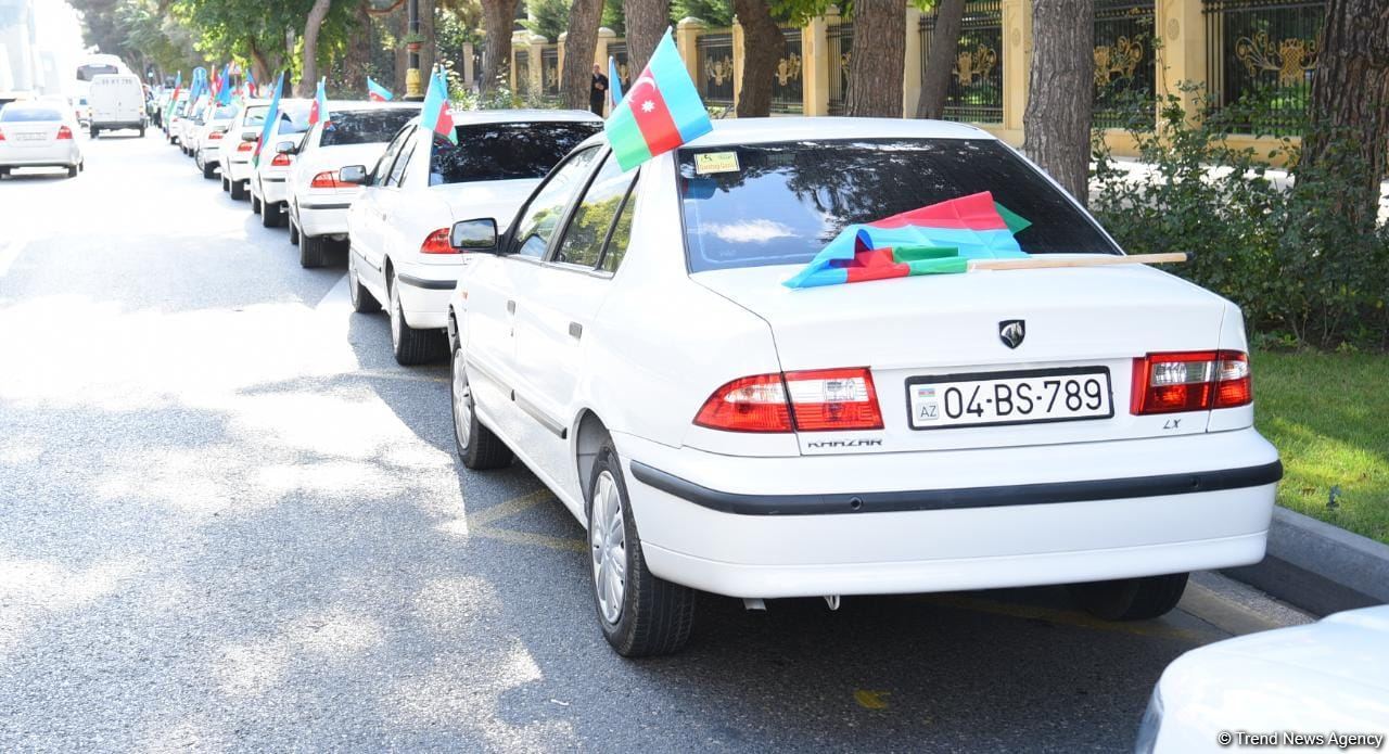В Баку проходит автопробег “Победа” (ФОТО)