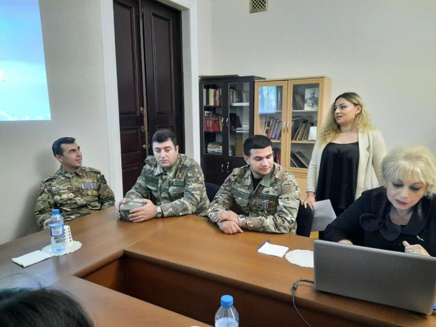 В Музее истории состоялась встреча бакинских школьников с ветеранами 44-дневной Отечественной войны (ФОТО)