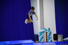 Стартовали соревнования 6-го первенства Баку по прыжкам на батуте (ФОТО)