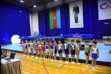 Стартовали соревнования 6-го первенства Баку по прыжкам на батуте (ФОТО)