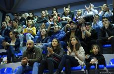 Стартовали соревнования 6-го первенства Баку по прыжкам на батуте (ФОТО)