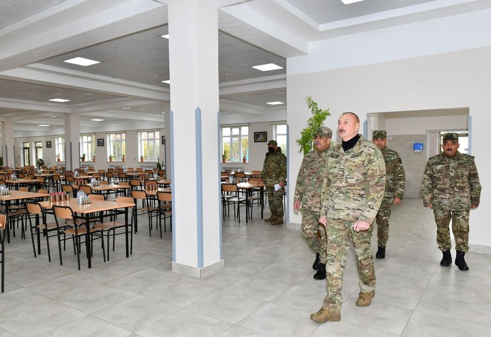 President Ilham Aliyev views conditions created at newly commissioned military unit of Defense Ministry in Fuzuli district (PHOTO/VIDEO)