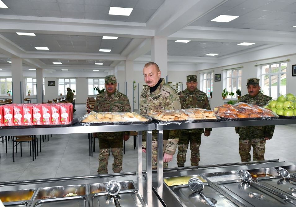 President Ilham Aliyev views conditions created at newly commissioned military unit of Defense Ministry in Fuzuli district (PHOTO/VIDEO)