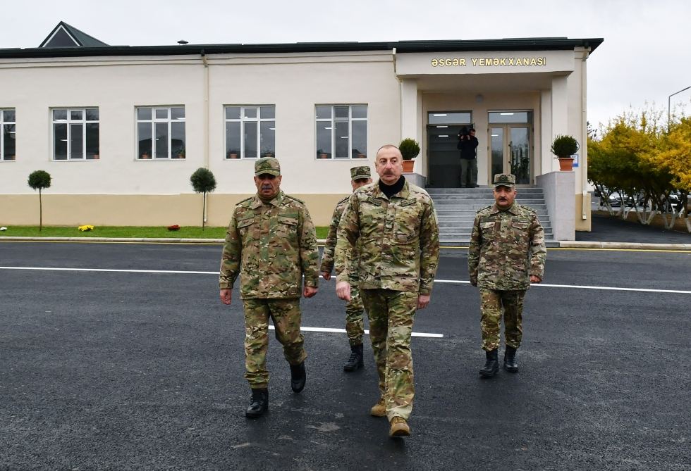 President Ilham Aliyev views conditions created at newly commissioned military unit of Defense Ministry in Fuzuli district (PHOTO/VIDEO)