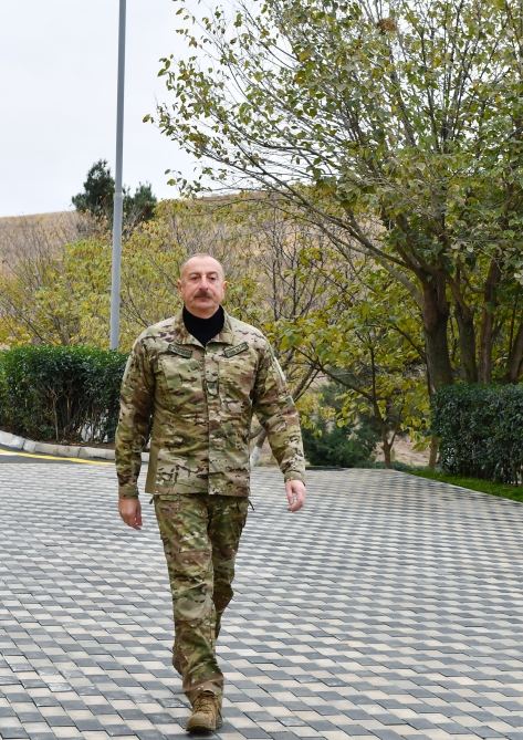 President Ilham Aliyev views conditions created at newly commissioned military unit of Defense Ministry in Fuzuli district (PHOTO/VIDEO)