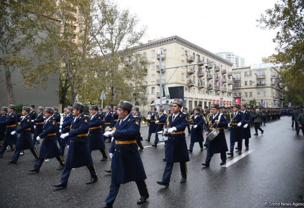 Procession with military bands in Baku on occasion of Victory Day (PHOTO/VIDEO)