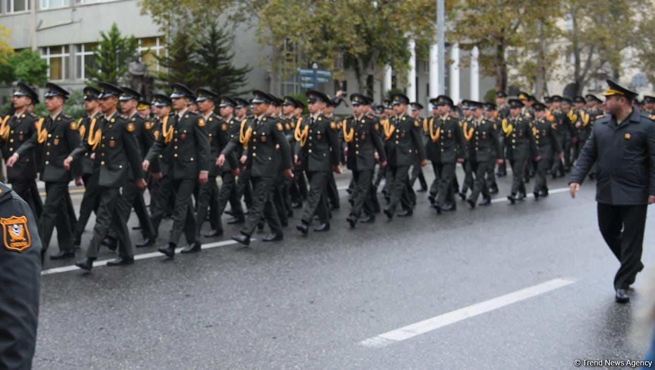 Procession with military bands in Baku on occasion of Victory Day (PHOTO/VIDEO)