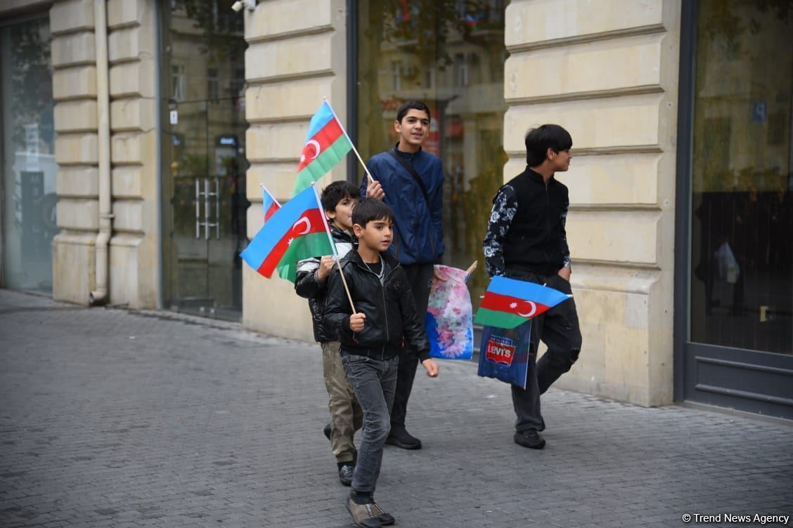 Procession with military bands in Baku on occasion of Victory Day (PHOTO/VIDEO)