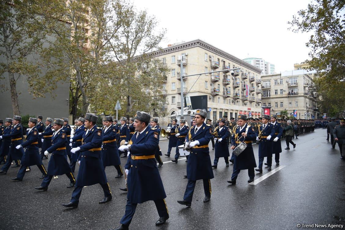 Procession with military bands in Baku on occasion of Victory Day (PHOTO/VIDEO)