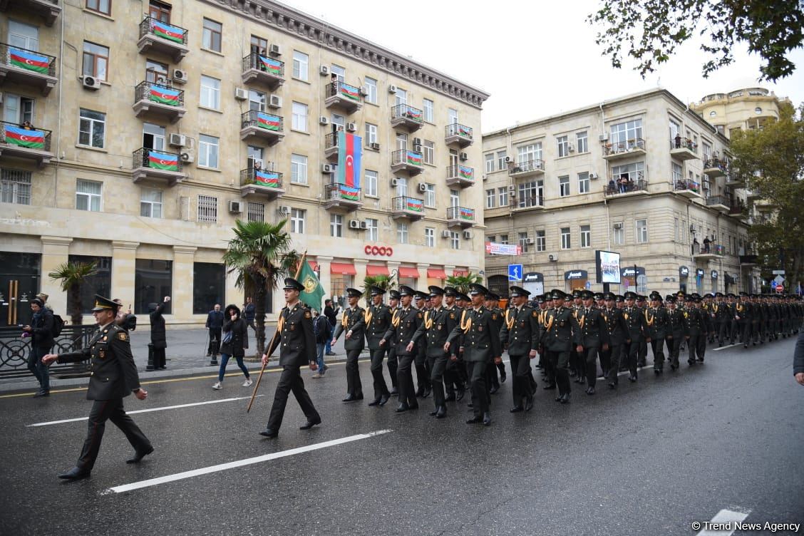 Procession with military bands in Baku on occasion of Victory Day (PHOTO/VIDEO)