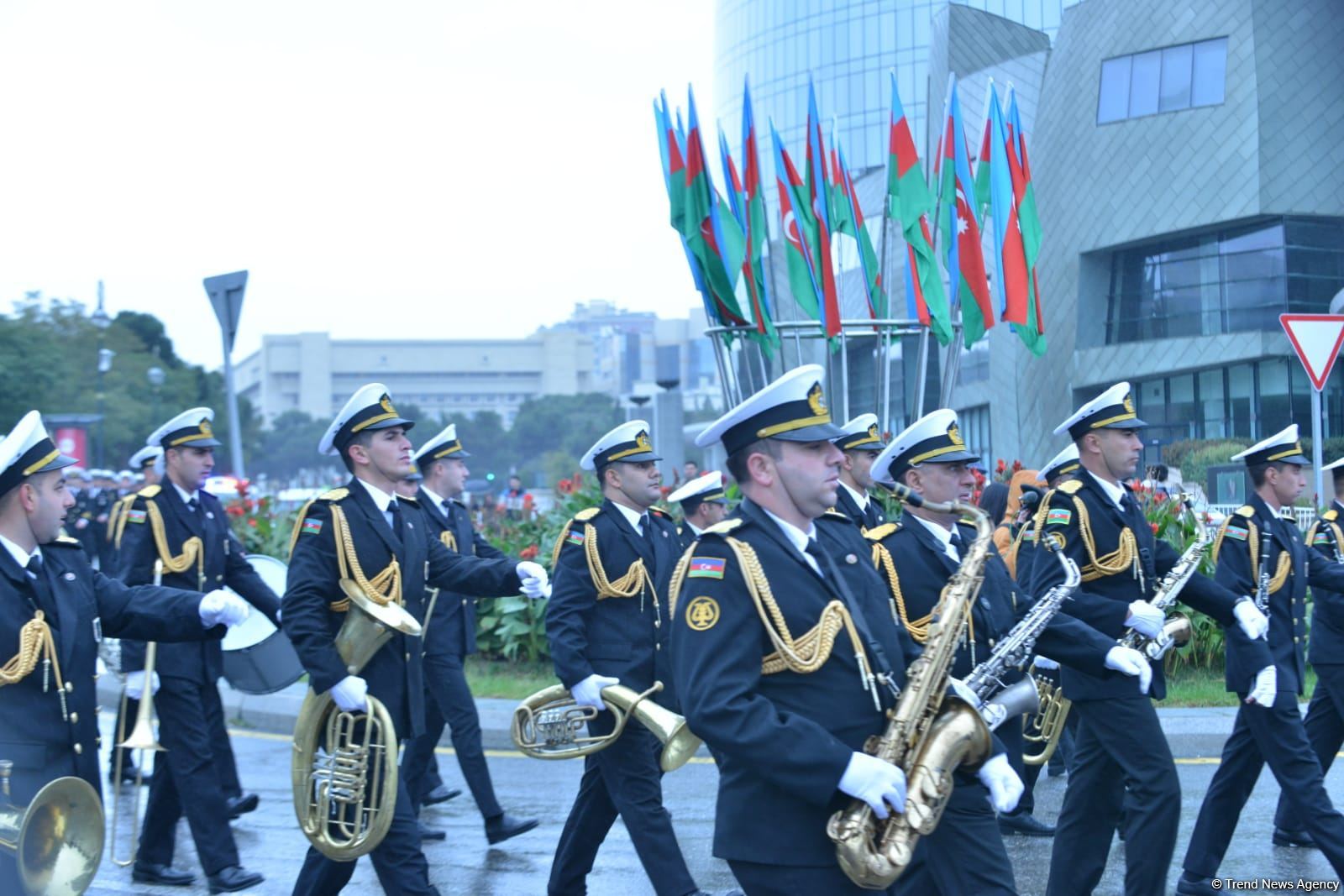 Procession with military bands in Baku on occasion of Victory Day (PHOTO/VIDEO)