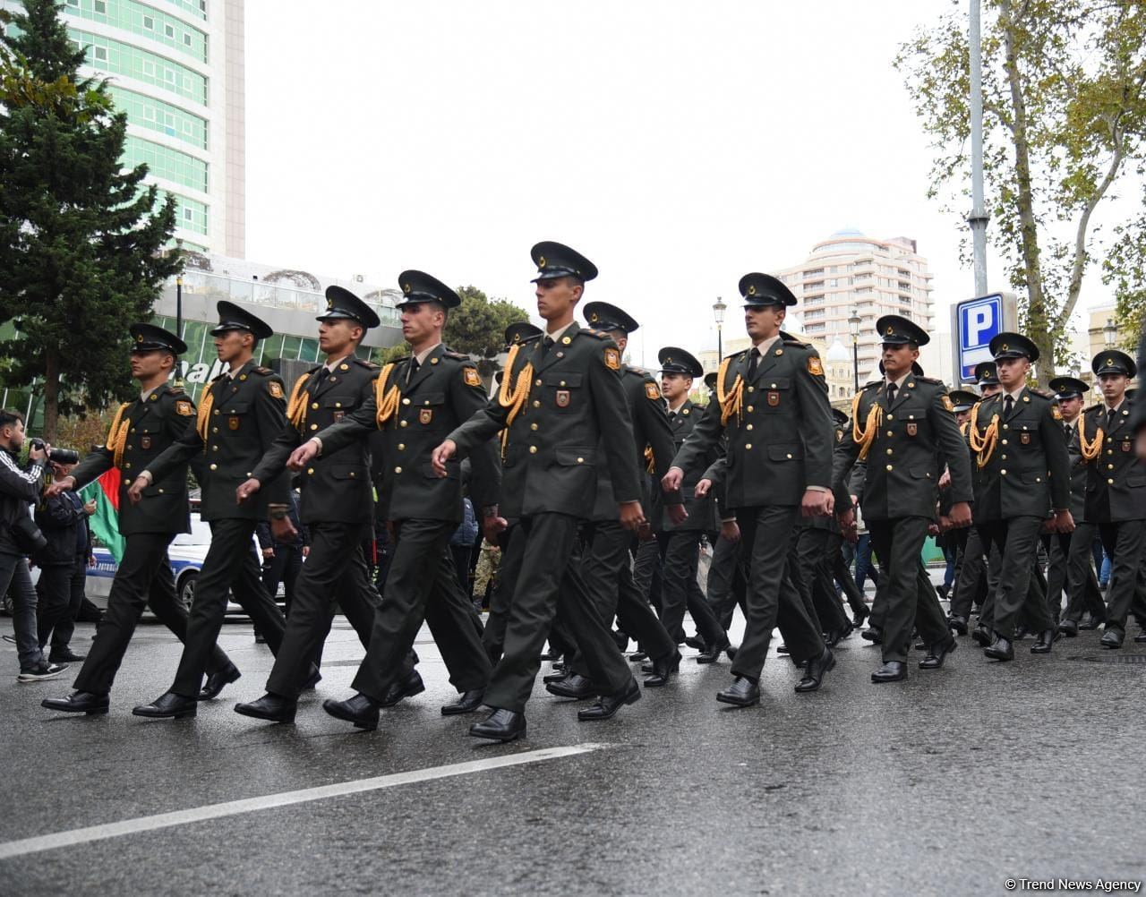 Procession with military bands in Baku on occasion of Victory Day (PHOTO/VIDEO)