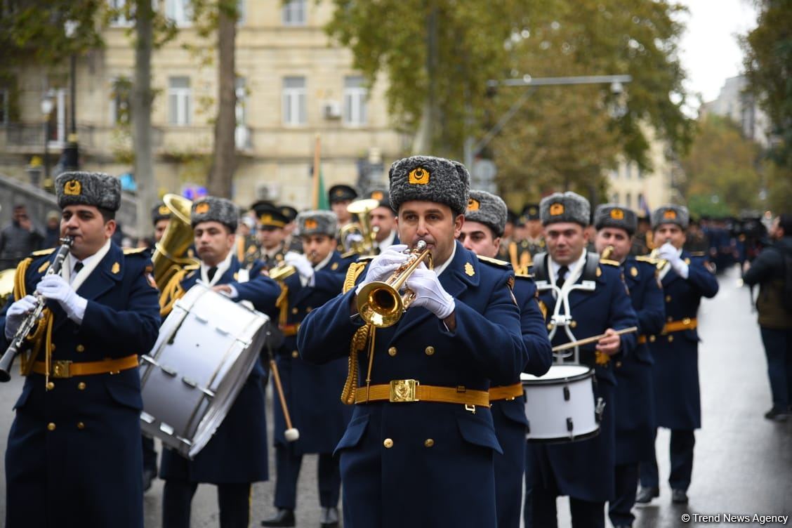 Procession with military bands in Baku on occasion of Victory Day (PHOTO/VIDEO)