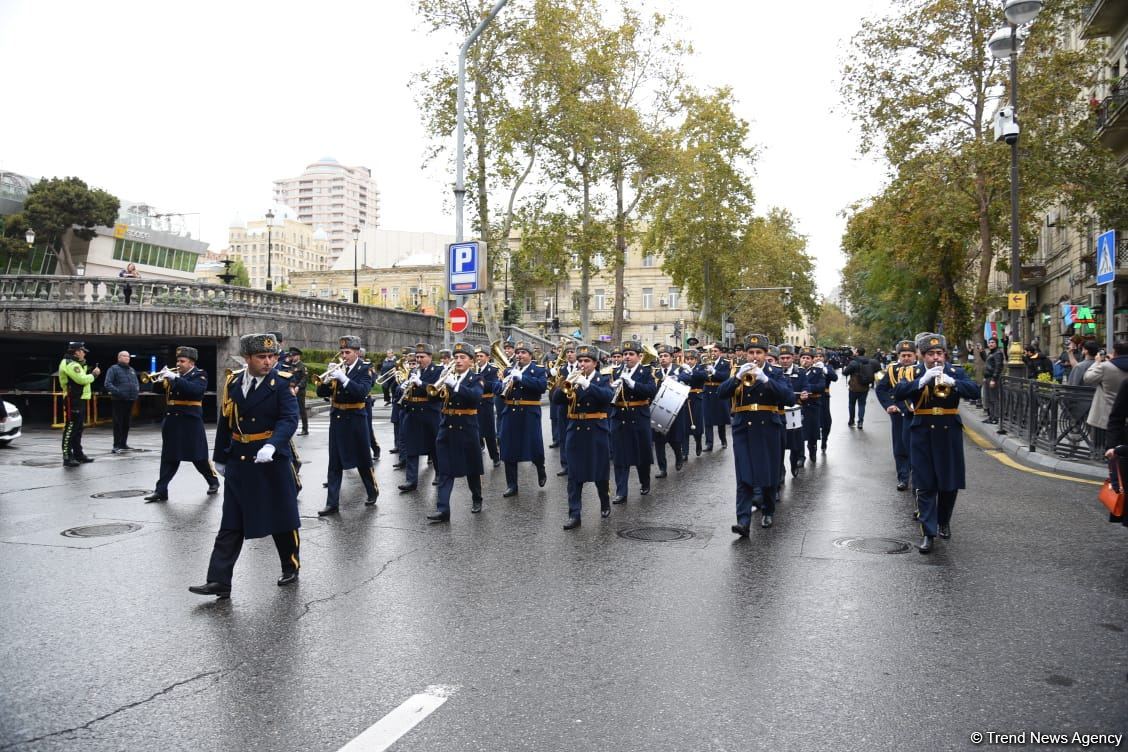 Procession with military bands in Baku on occasion of Victory Day (PHOTO/VIDEO)