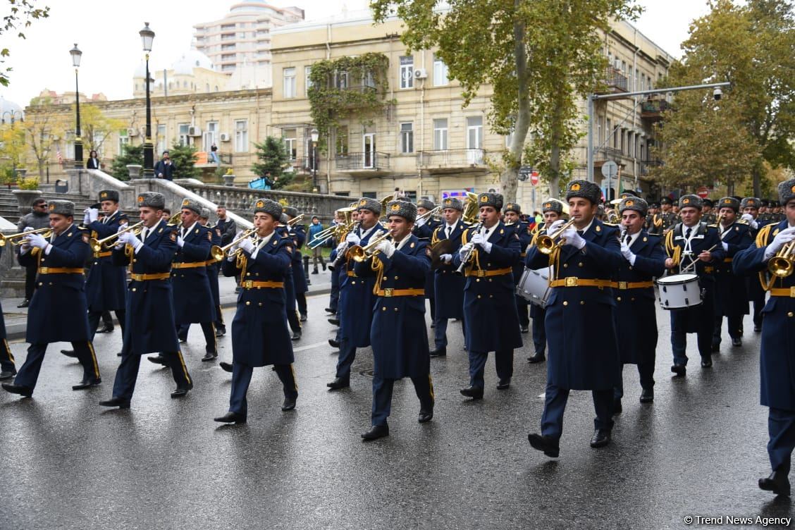 Procession with military bands in Baku on occasion of Victory Day (PHOTO/VIDEO)