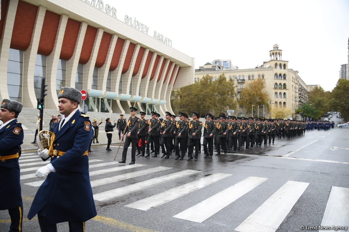 Procession with military bands in Baku on occasion of Victory Day (PHOTO/VIDEO)
