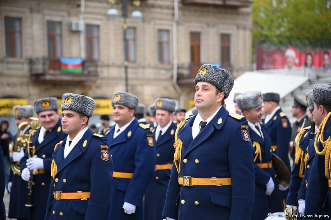 Procession with military bands in Baku on occasion of Victory Day (PHOTO/VIDEO)