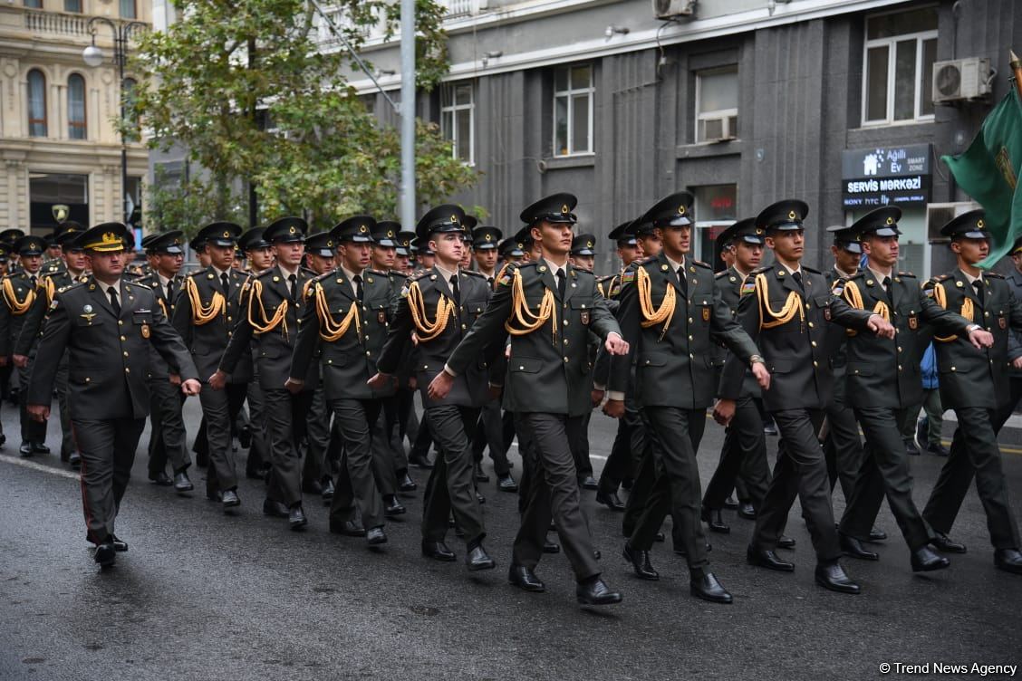 Procession with military bands in Baku on occasion of Victory Day (PHOTO/VIDEO)