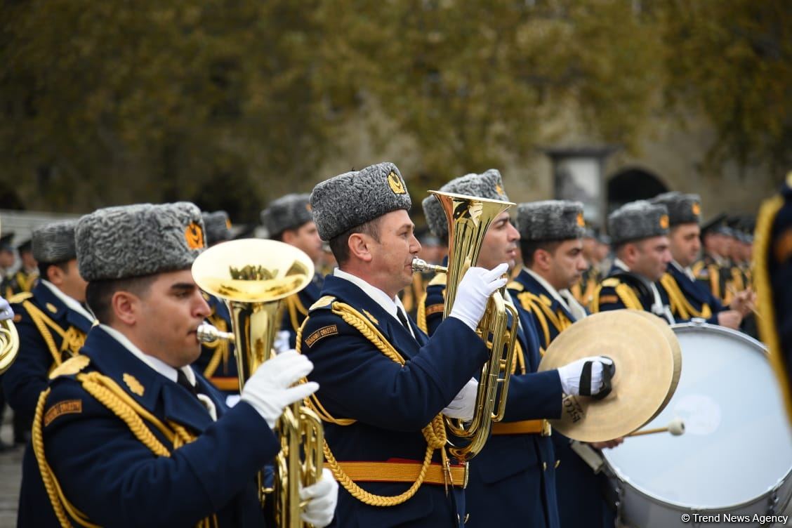 Procession with military bands in Baku on occasion of Victory Day (PHOTO/VIDEO)