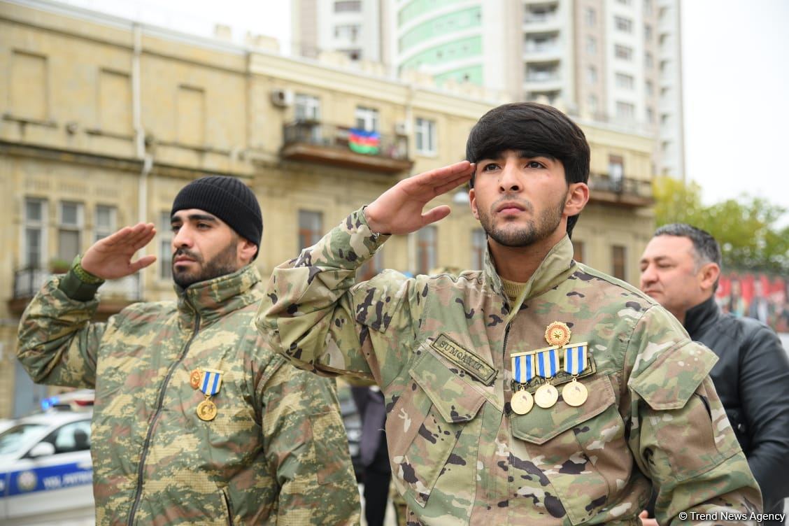 Procession with military bands in Baku on occasion of Victory Day (PHOTO/VIDEO)