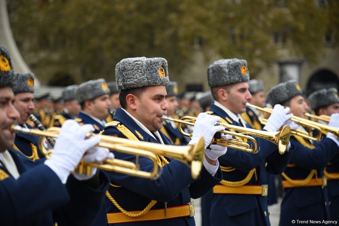 Procession with military bands in Baku on occasion of Victory Day (PHOTO/VIDEO)