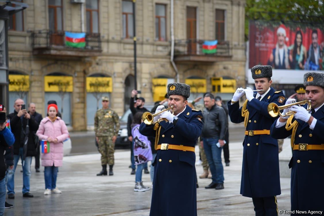 Procession with military bands in Baku on occasion of Victory Day (PHOTO/VIDEO)