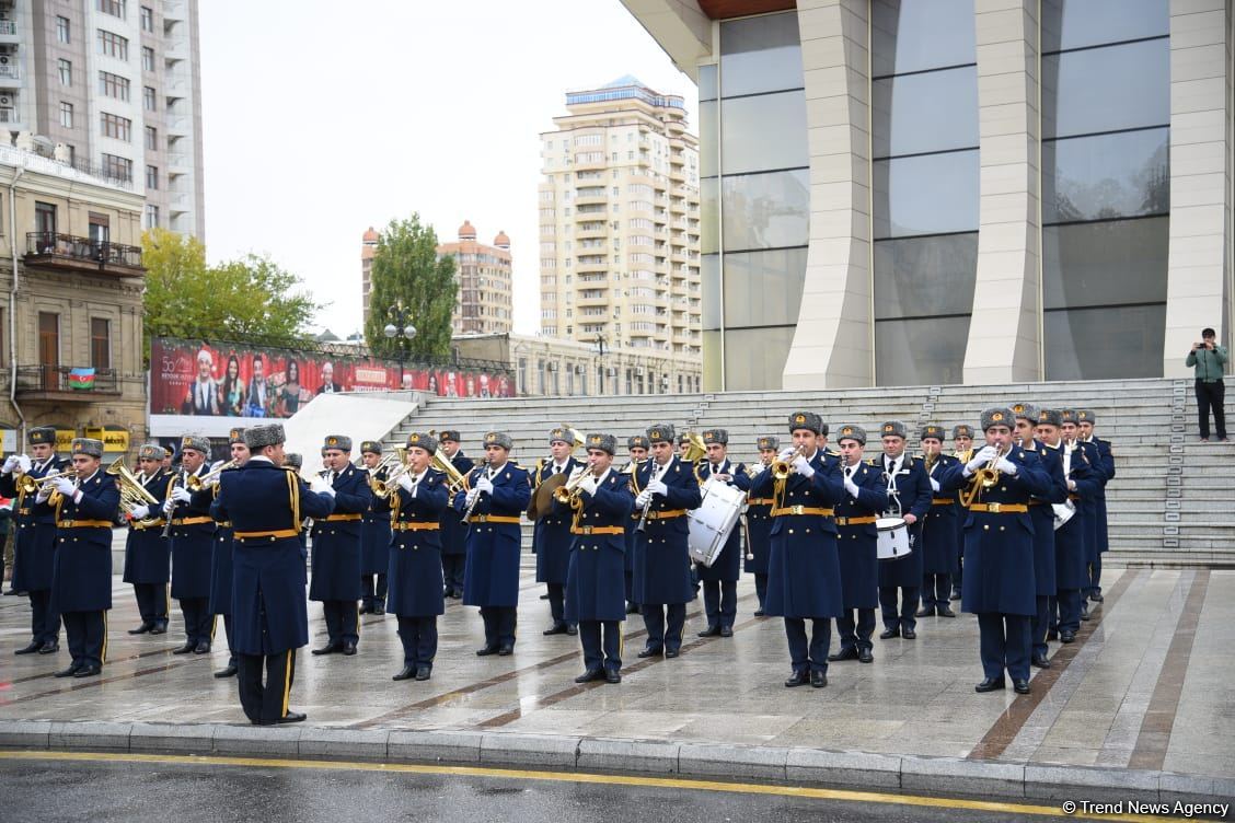 Procession with military bands in Baku on occasion of Victory Day (PHOTO/VIDEO)