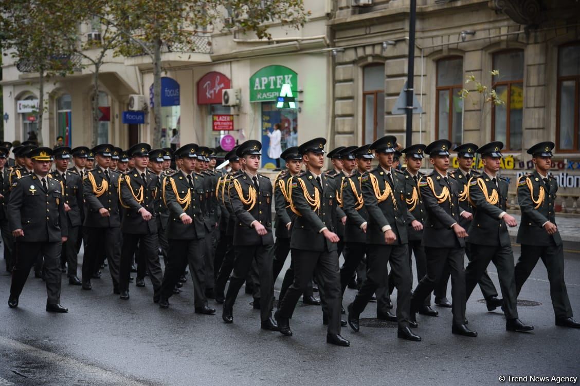 Procession with military bands in Baku on occasion of Victory Day (PHOTO/VIDEO)
