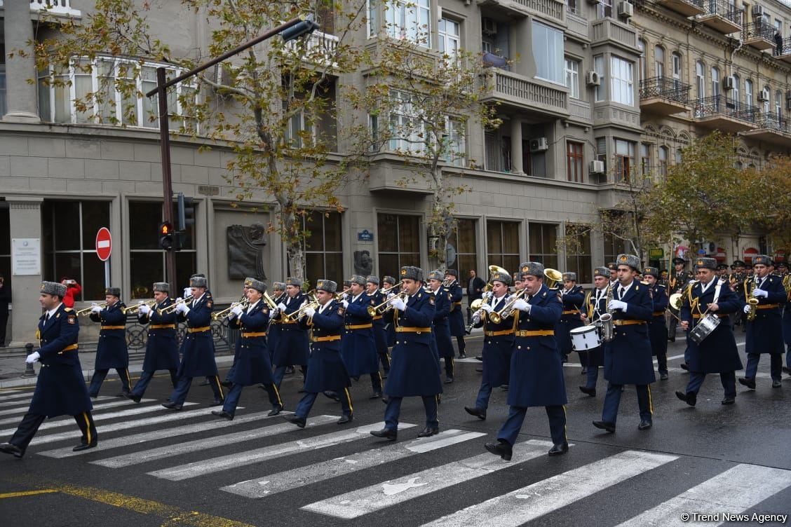 Procession with military bands in Baku on occasion of Victory Day (PHOTO/VIDEO)