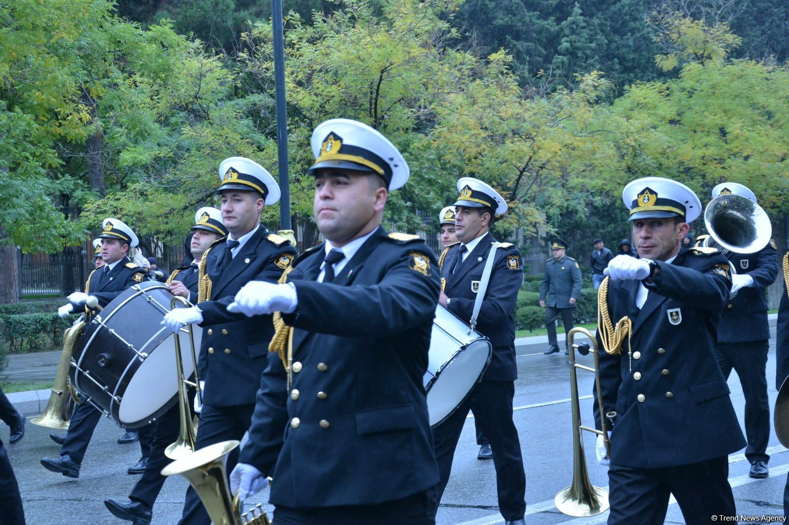 Procession with military bands in Baku on occasion of Victory Day (PHOTO/VIDEO)