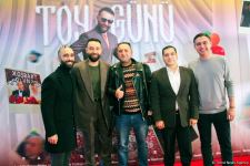 Xoşbəxt olun! В Баку провели свадьбу в стиле 90-х – палатка, кукла на капоте машины и гламурные гости (ФОТО)