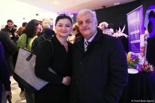 Xoşbəxt olun! В Баку провели свадьбу в стиле 90-х – палатка, кукла на капоте машины и гламурные гости (ФОТО)