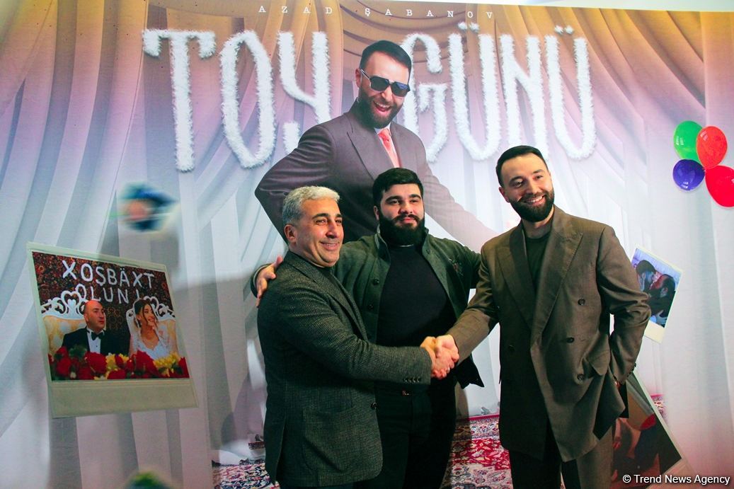 Xoşbəxt olun! В Баку провели свадьбу в стиле 90-х – палатка, кукла на капоте машины и гламурные гости (ФОТО)