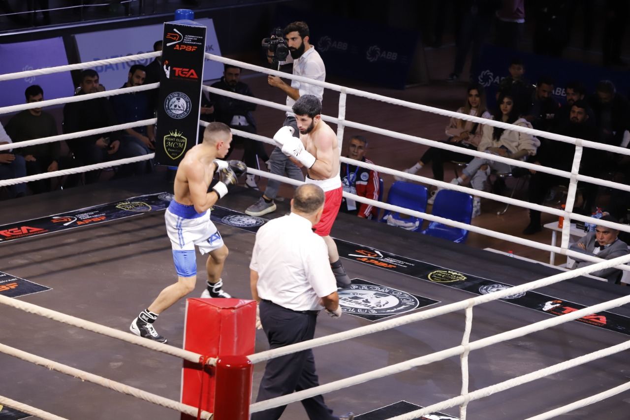 В Баку состоялась битва среди профессиональных боксеров за чемпионский пояс UBO (ФОТО)