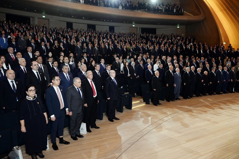 President Ilham Aliyev makes speech at event dedicated to 30th anniversary of New Azerbaijan Party (PHOTO/VIDEO)