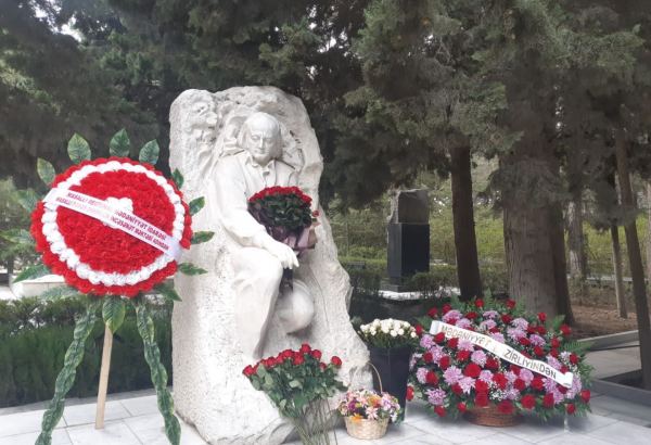 Его музыка будет звучать и через сто лет... - в Баку почтили память Фикрета Амирова (ФОТО)