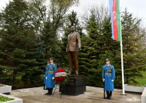 President Ilham Aliyev visits monuments to national leader Heydar Aliyev, Milorad Pavic in Tasmajdan park in Belgrade (PHOTO/VIDEO)