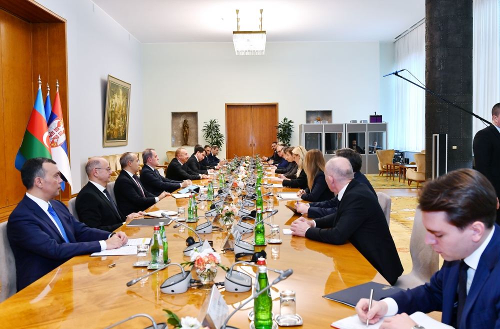 President Ilham Aliyev holds expanded meeting with Serbian PM (PHOTO/VIDEO)